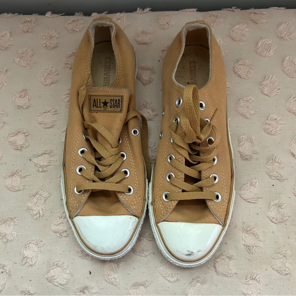 Converse All Stars Chuck Taylor Sneakers tan White Size 7